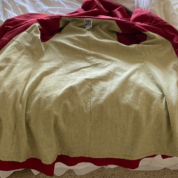 Evening Mist Raincoat in Crimson S - Picture 7 of 16